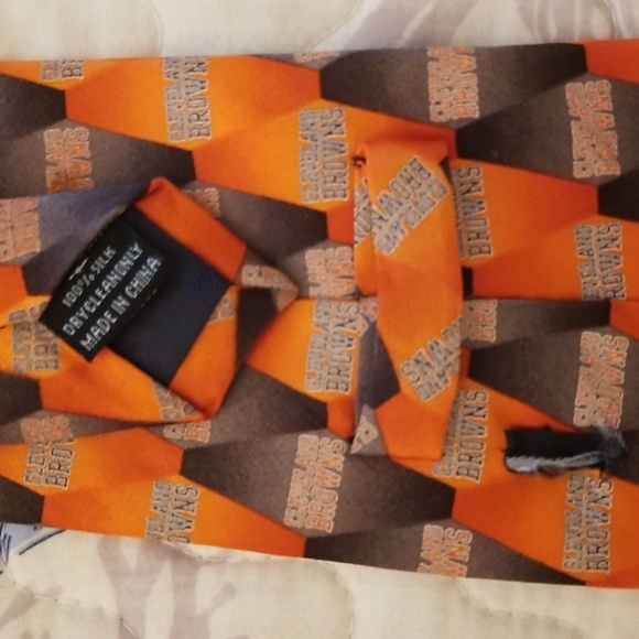 Cleveland Browns Silk Tie - Picture 3 of 3